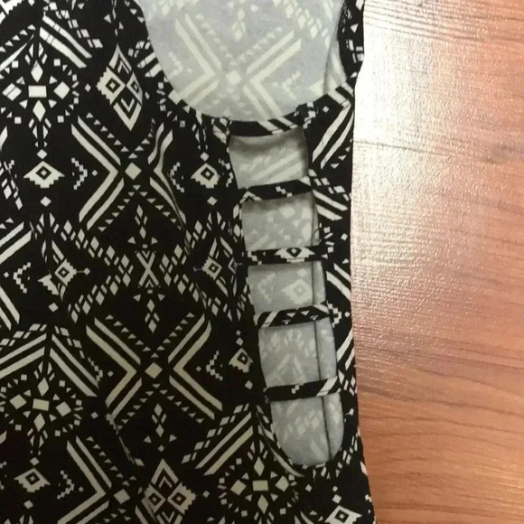 NWT! Forever 21 black and Creme Mini Dress, Size M - Picture 4 of 5